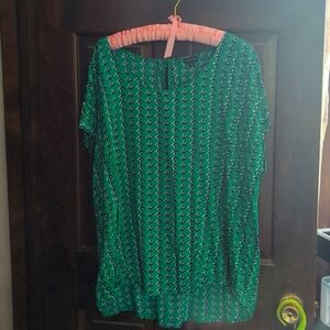 Scoop neck, button hole back rayon shirt